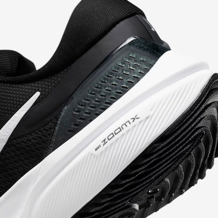 Tênis Nike Vomero 16 - Preto