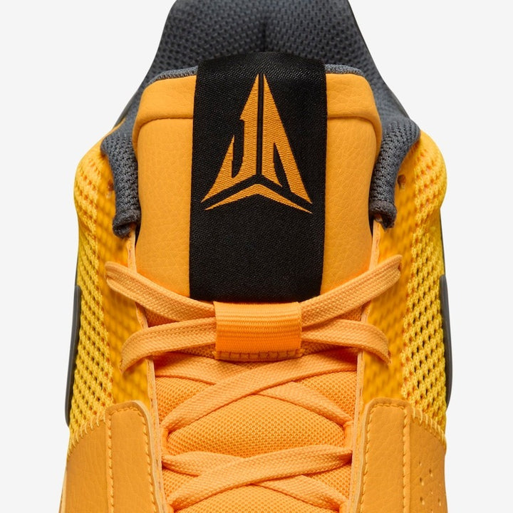 Tênis Nike JA 1 - Laranja