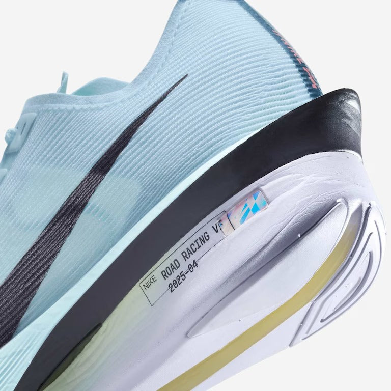 Tênis Nike ZoomX VaporFly 4 - Azul Claro/Preto