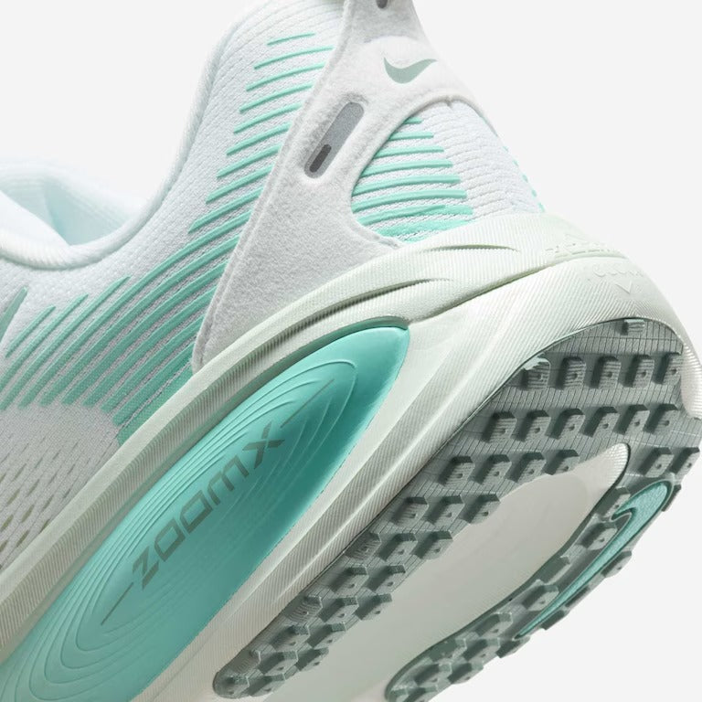 Tênis Nike Vomero 18 - Branco/Turquesa