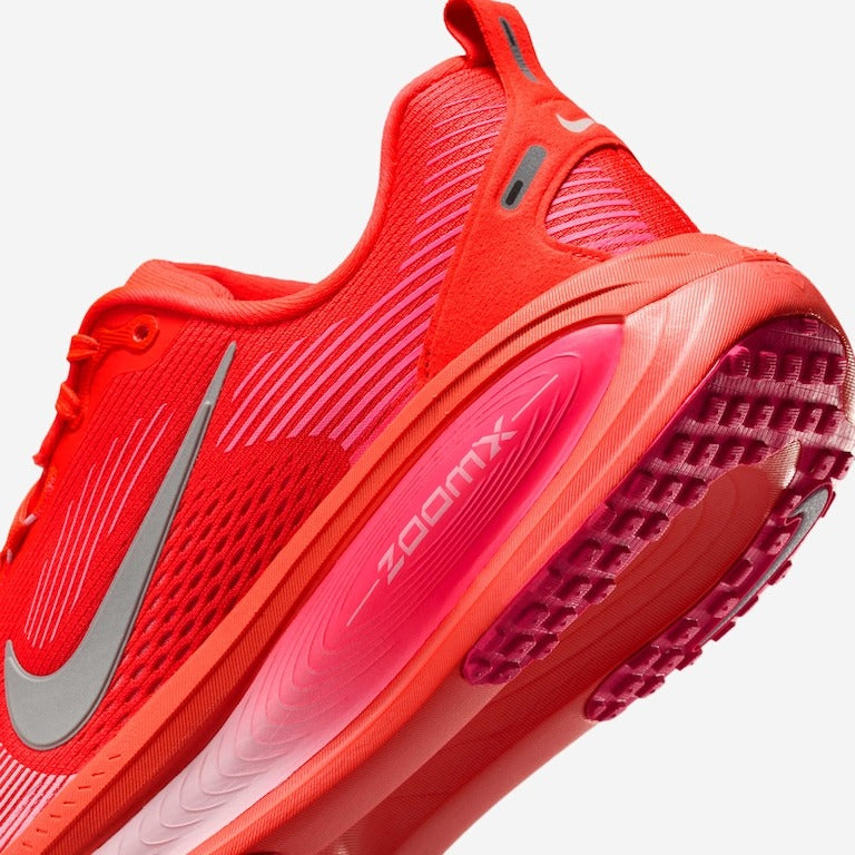 Tênis Nike Vomero 18 - Vermelho/Rosa