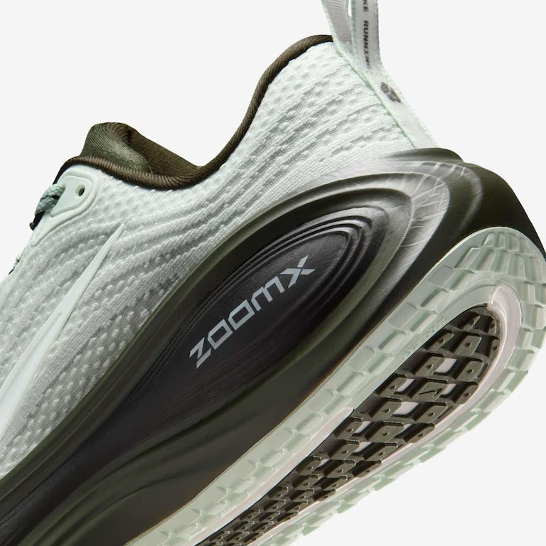 Tênis Nike Vomero Plus - Cinza