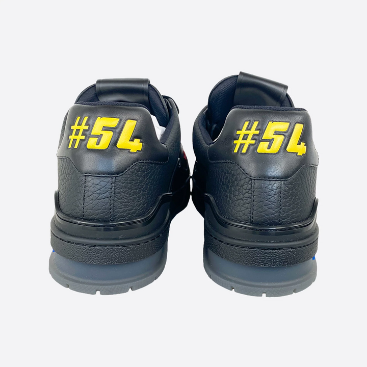 Louis Vuitton Trainer – Preto (Signature)