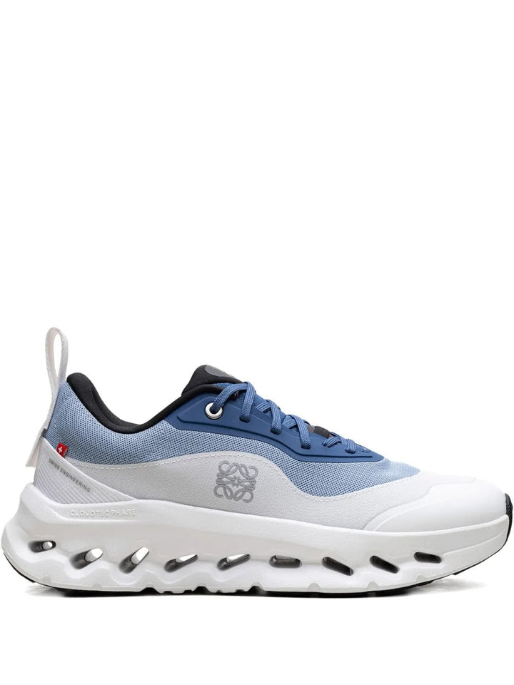 On Running x Loewe Cloudtilt 2.0 – Azul/Branco