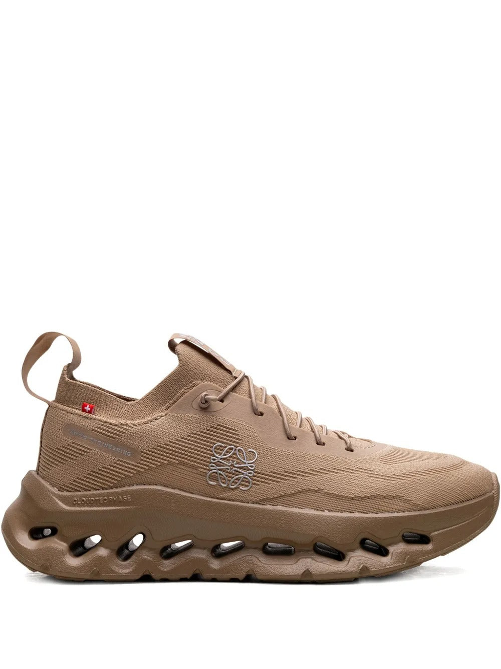 On Running x Loewe Cloudtilt – Areia Escura