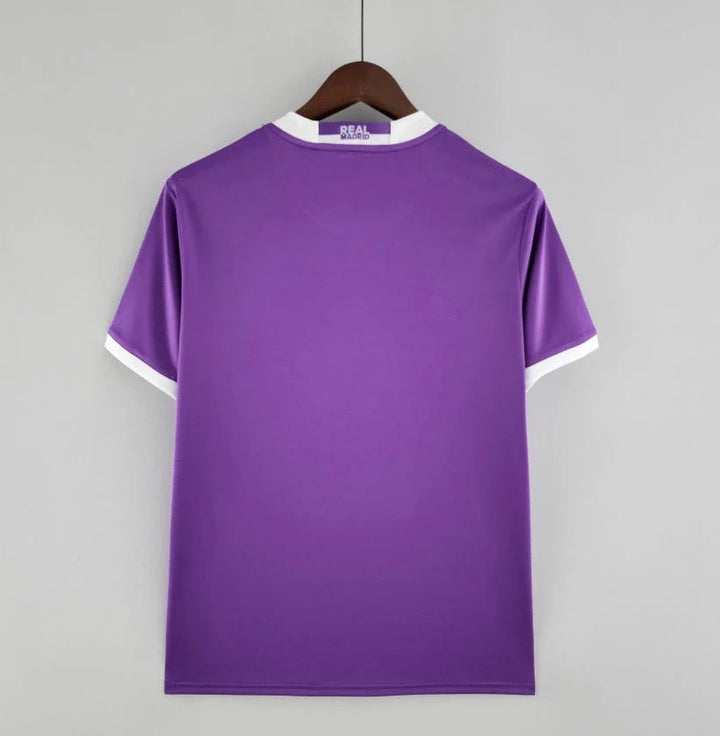 Camisa Retrô Real Madrid 2016/17 Away