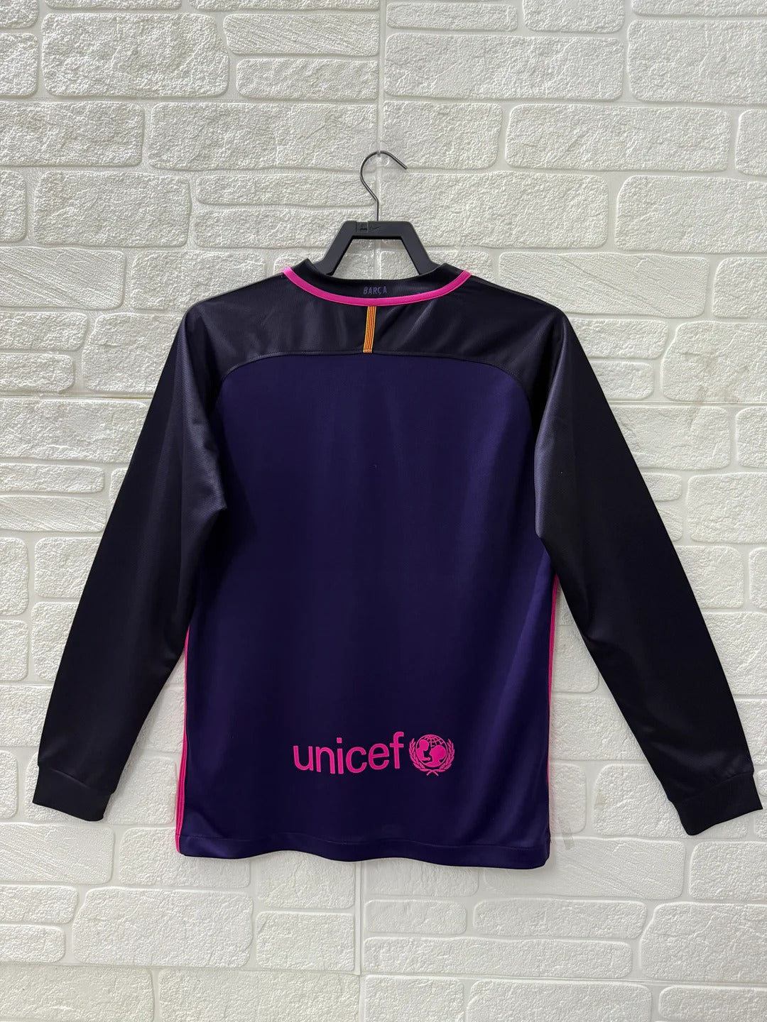 Camisa Retrô Barcelona 2016/17 Away - Manga Longa