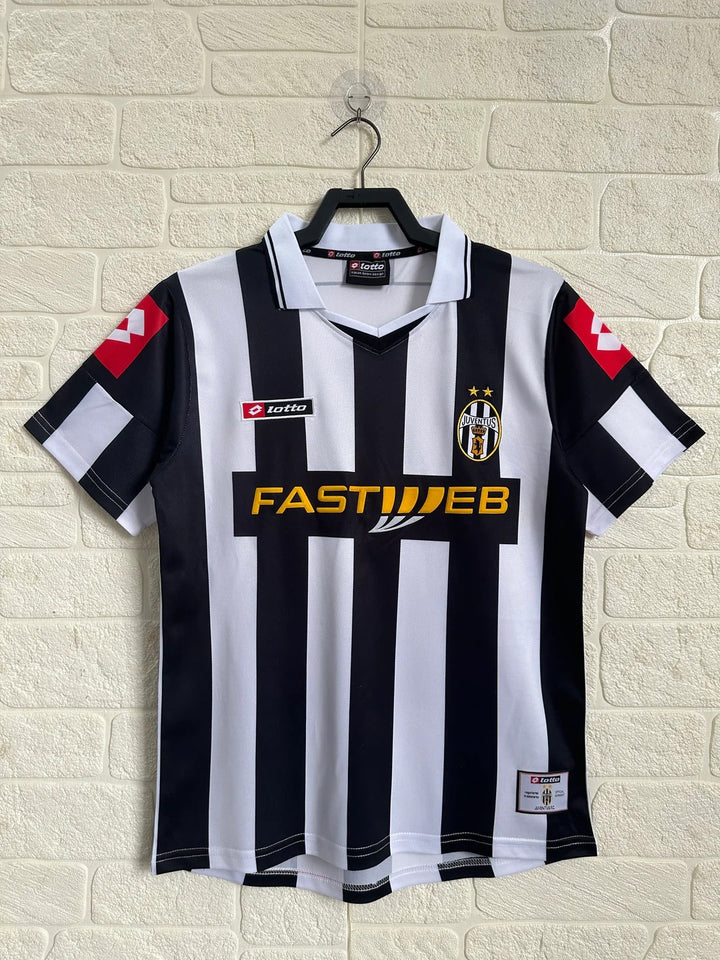 Camisa Retrô Juventus 2001/02 Home