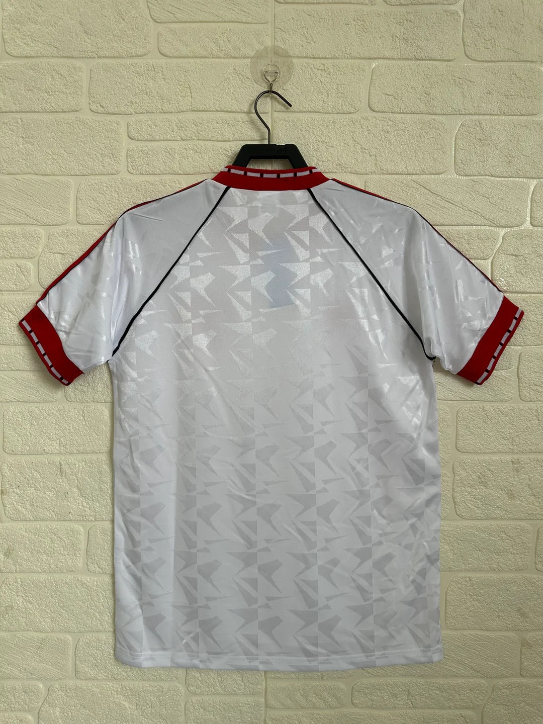 Camisa Retrô Manchester United 1990/91 Final da European Cup Winners' Cup (+Patches)