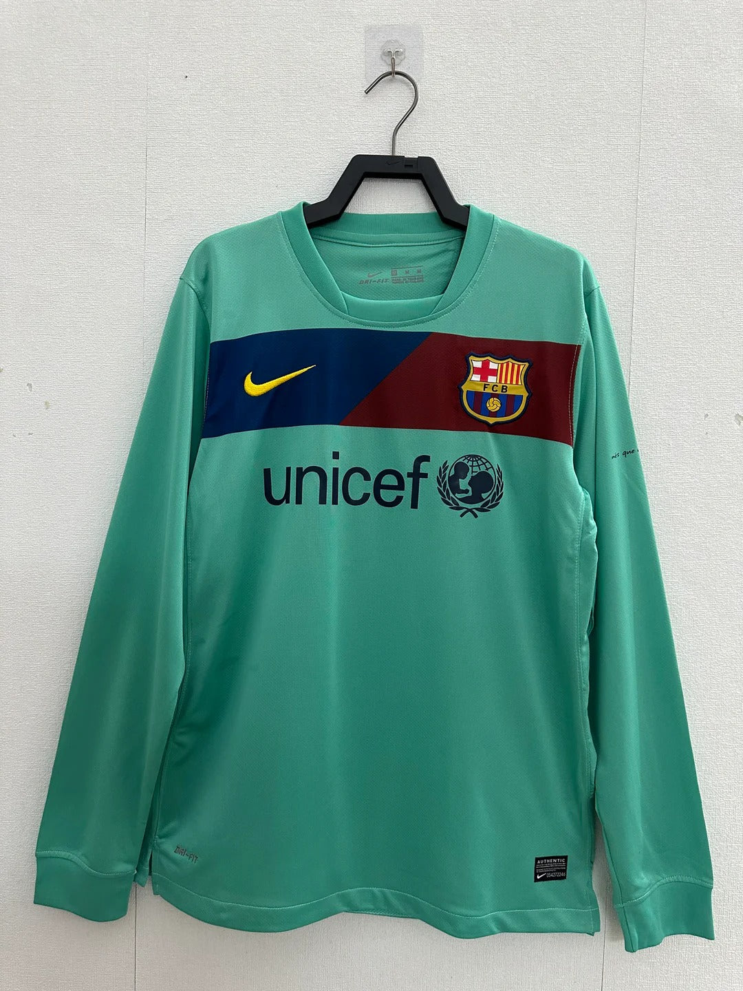 Camisa Retrô Barcelona 2010/11 Away - Manga Longa