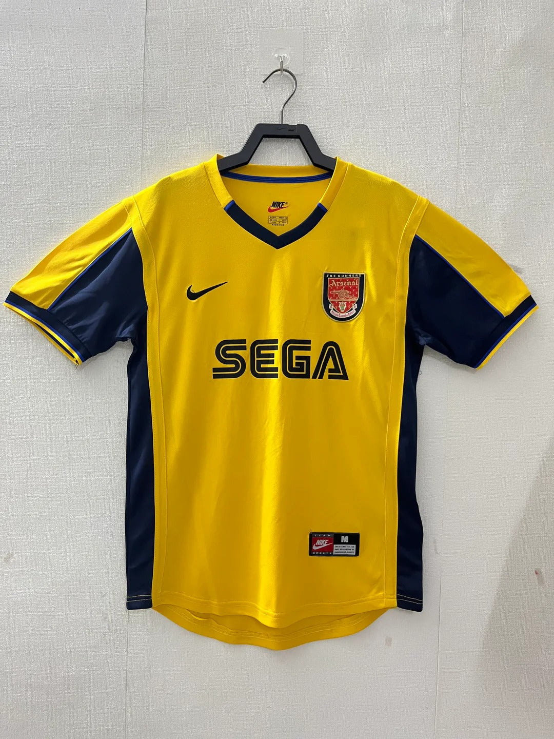 Camisa Retrô Arsenal 2000/01 Away