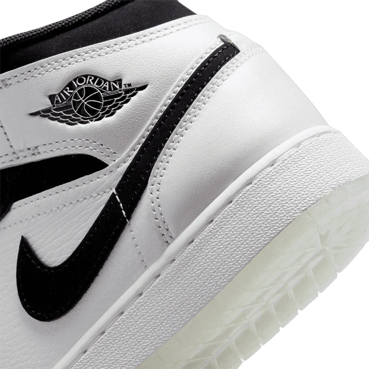 Air Jordan 1 Mid SE Diamond - Preto/Off White/Solado Translúcido