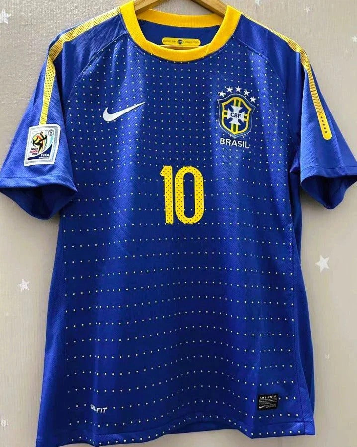 Camisa Retrô Brasil 2010/11 Away - KAKA #10 (+Patches)