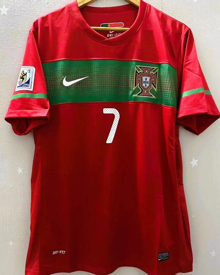 Camisa Retrô Portugal 2010/11 Home - RONALDO #7 (+Patches)