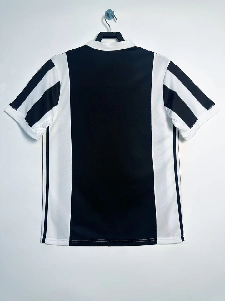 Camisa Retrô Juventus 2017/18 Home