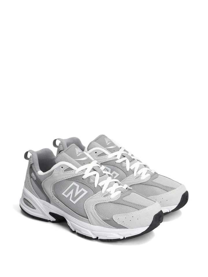O New Balance 530 - Cinza