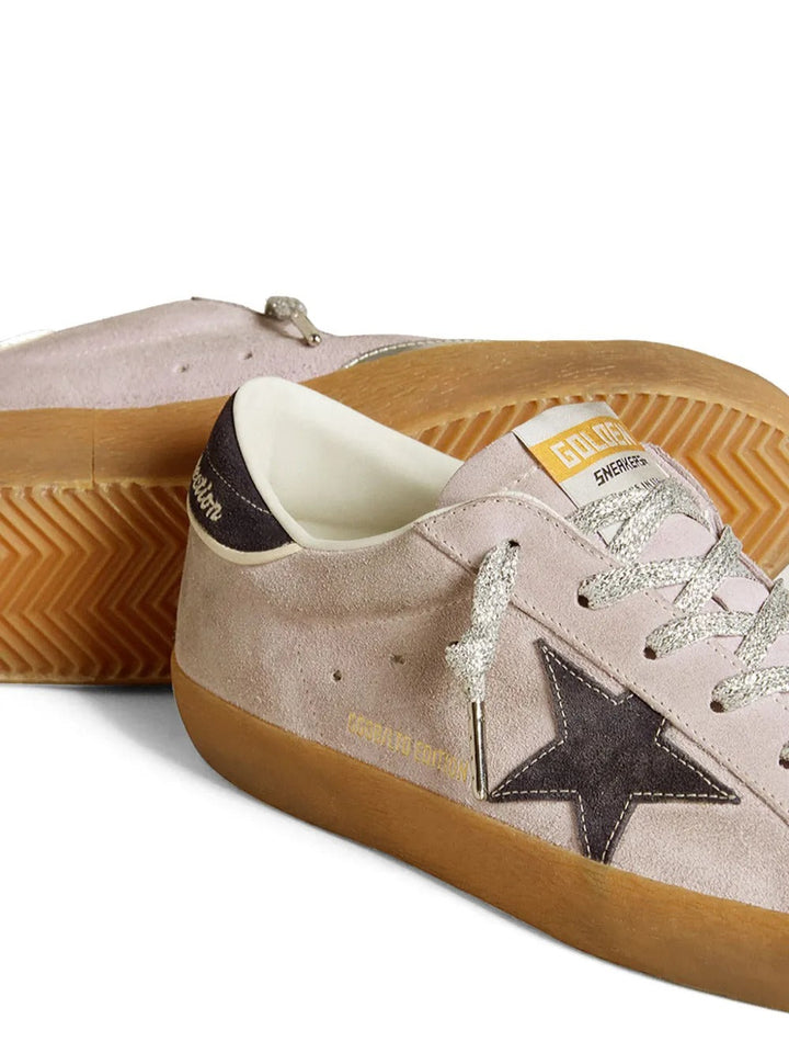 Golden Goose Super-Star – Camurça Bege/Estrela Preta/Solado de Goma