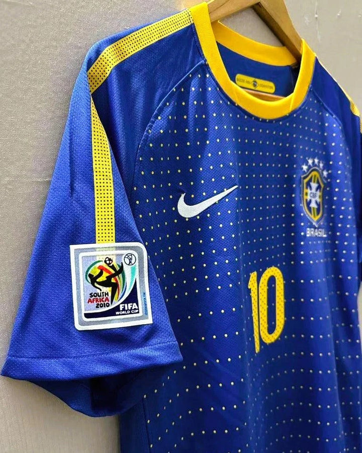 Camisa Retrô Brasil 2010/11 Away - KAKA #10 (+Patches)