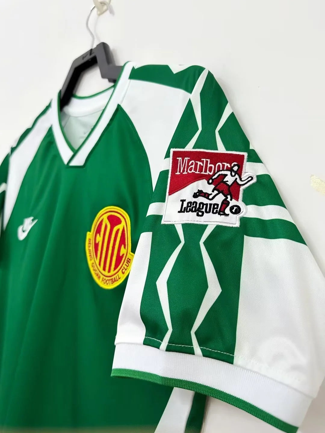 Camisa Retrô Beijing Guoan 1995 Home (+Patches)