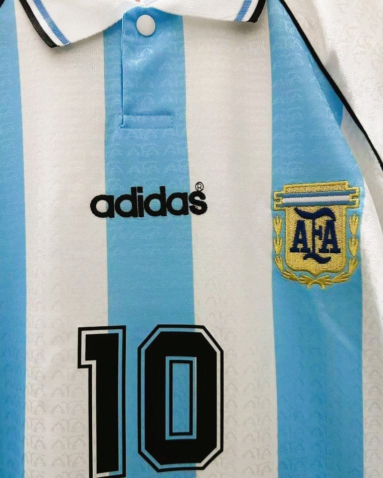 Camisa Retrô Argentina 1994/95 Home - MARADONA #10