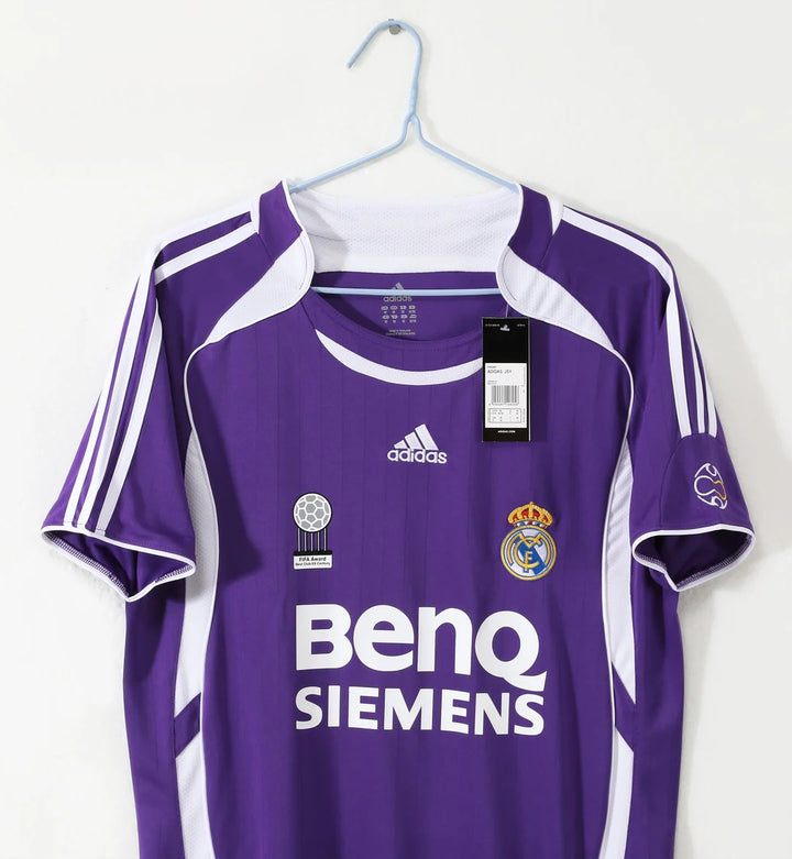 Camisa Retrô Real Madrid 2006/07 Away