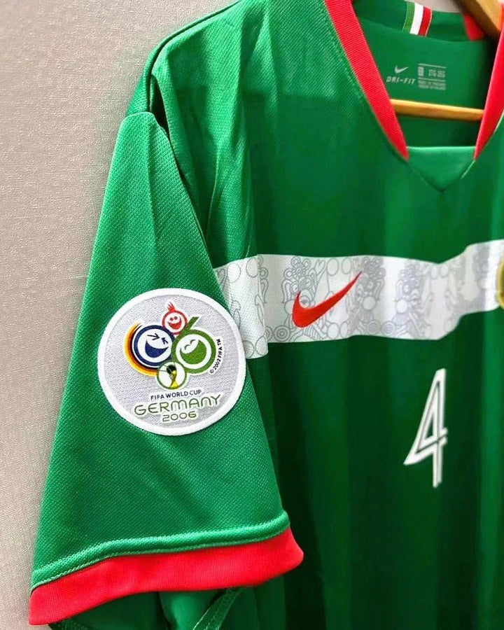 Camisa Retrô México 2006/07 Home - R. MARQUEZ #4 (+Patches)