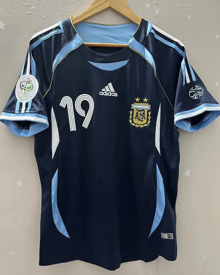 Camisa Retrô Argentina 2006/07 Away - MESSI #19 (+Patches)