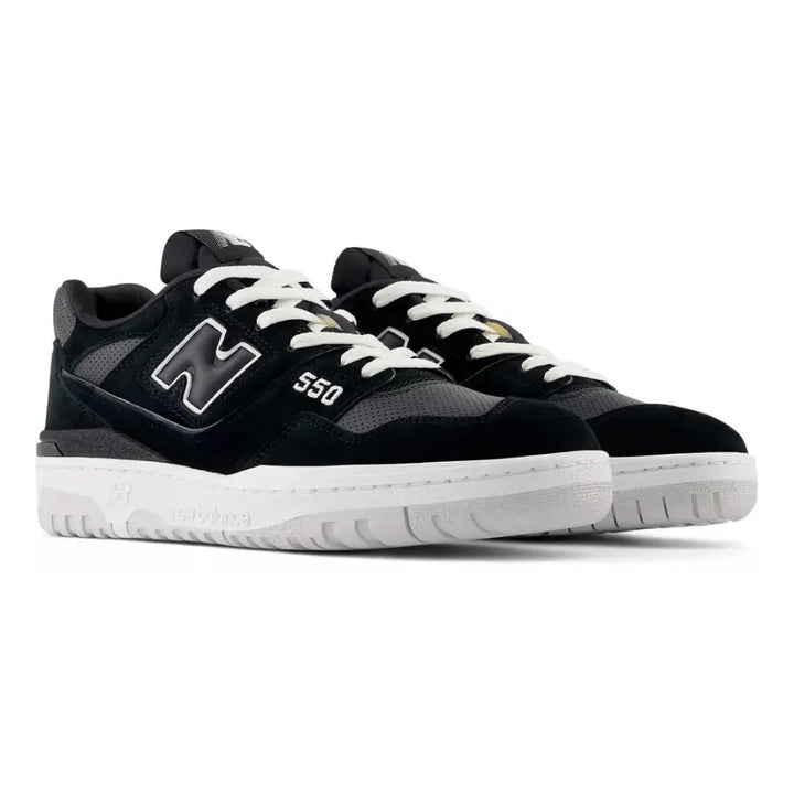 New Balance 550 Suede Perforated Leather – Preto/Branco