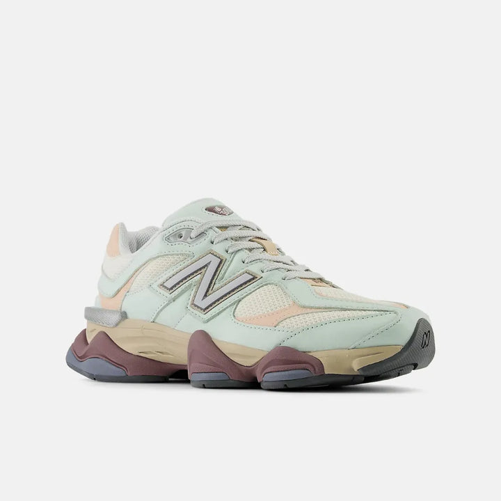 New Balance 9060 Menta clara/Pêssego/Ameixa