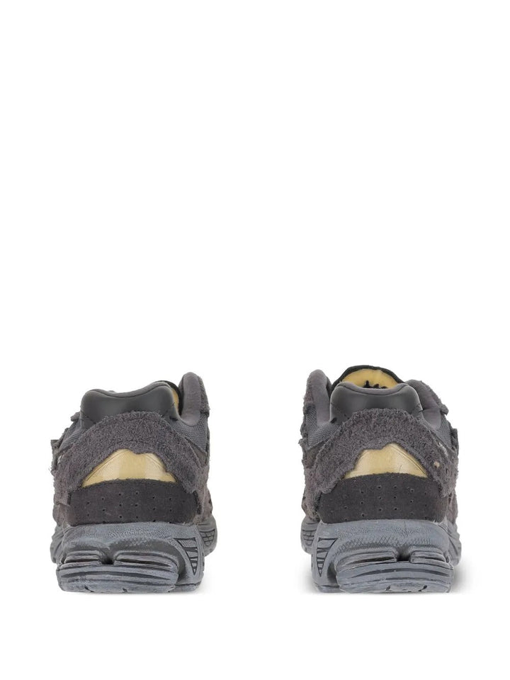 New Balance M2002RDB - Carvão/Preto/Cinza Escuro