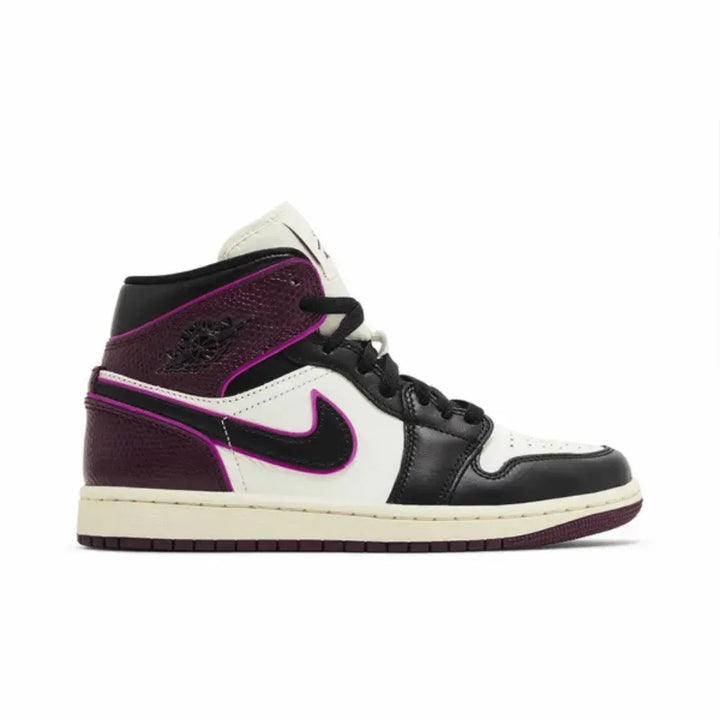 Air Jordan 1 Mid SE - Branco/Preto/Roxo