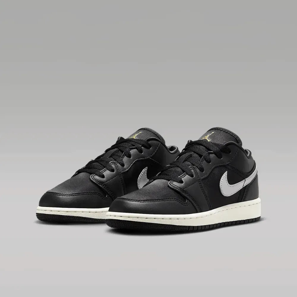 Air Jordan 1 Low SE GS - Preto/Branco