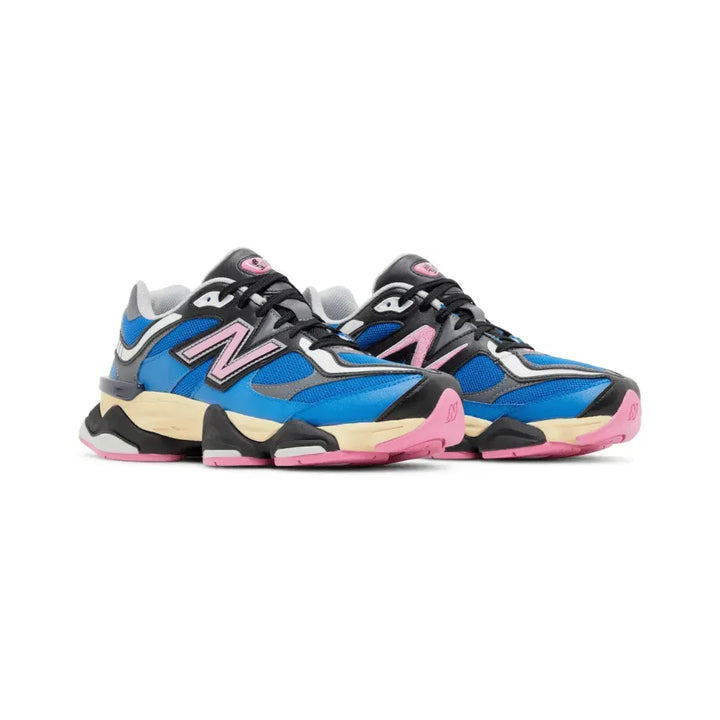 New Balance 9060 – Azul/Orosa Real