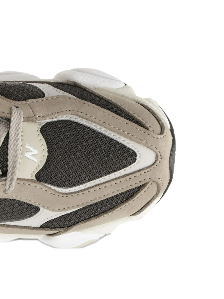 New Balance 9060 - Taupe/Preto/Branco