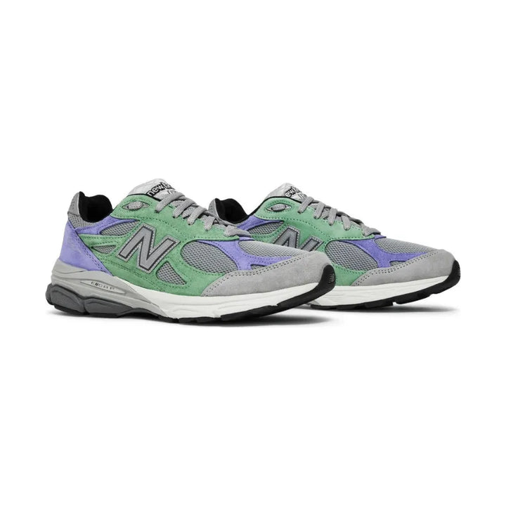 Stray Rats x New Balance 990v3 - Verde/Cinza