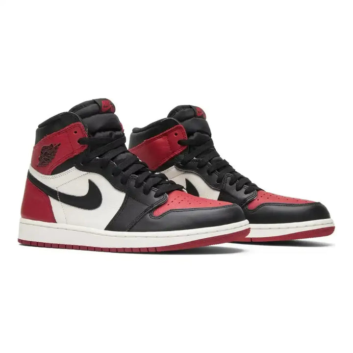 Jordan 1 Retro High Bred Toe - Branco/Preto/Vermelho