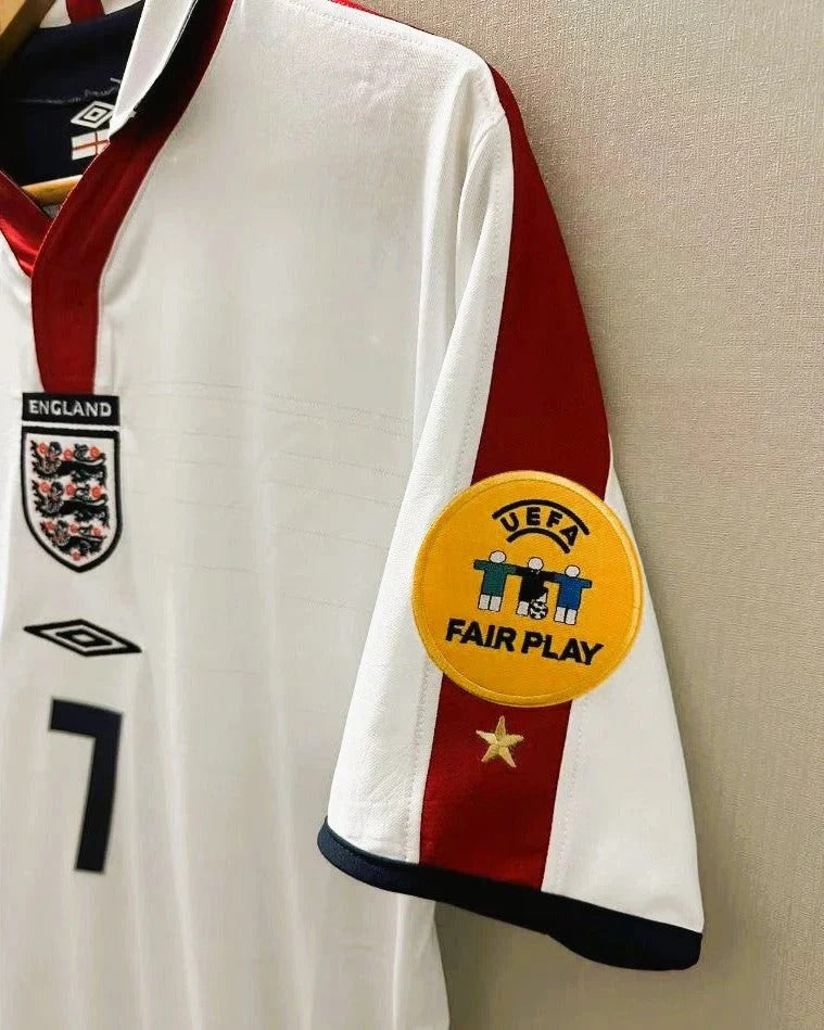 Camisa Retrô Inglaterra 2004/05 Home - BECKHAM #7 (+Patches)