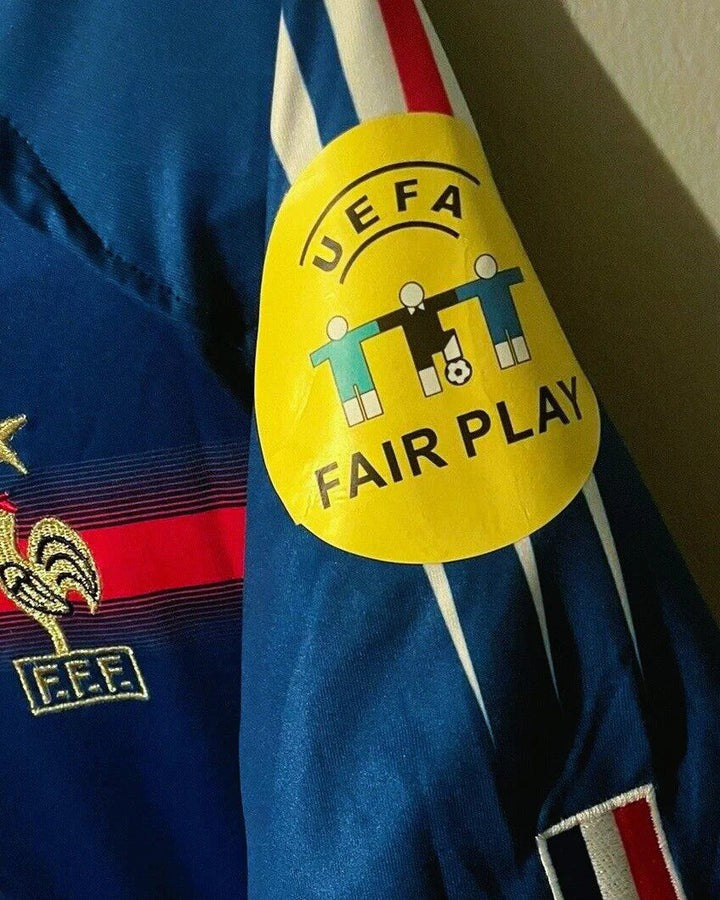 Camisa Retrô França 2004/05 Home - ZIDANE #10 (+Patches)