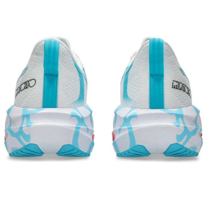 ASICS Novablast 5 – Branco/Azul/Vermelho