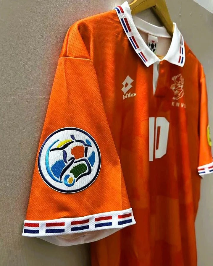 Camisa Retrô Holanda 1996/97 Home - BERGKAMP #10 (+Patches)