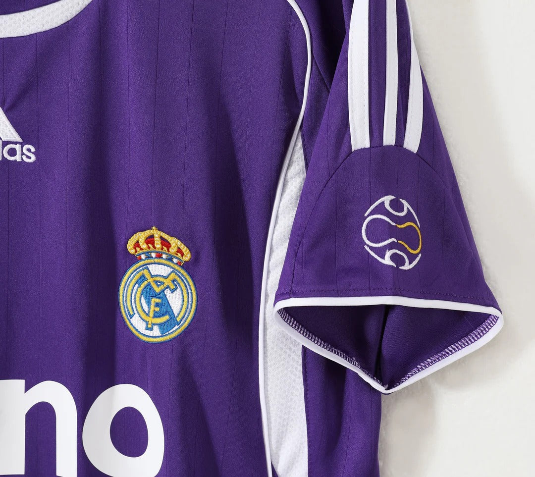Camisa Retrô Real Madrid 2006/07 Away