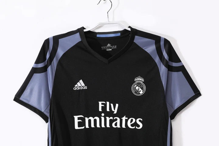 Camisa Retrô Real Madrid 2016/17 Third