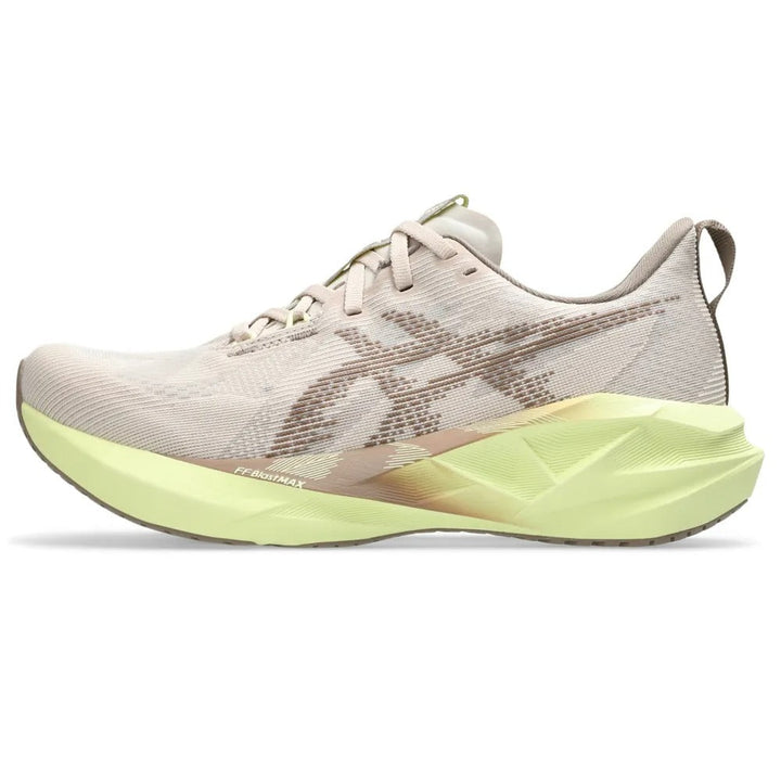ASICS Novablast 5 – Bege/Marrom claro/Verde