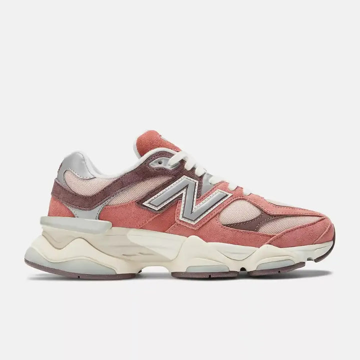 New Balance 9060 - Mineral Vermelho/Trufa