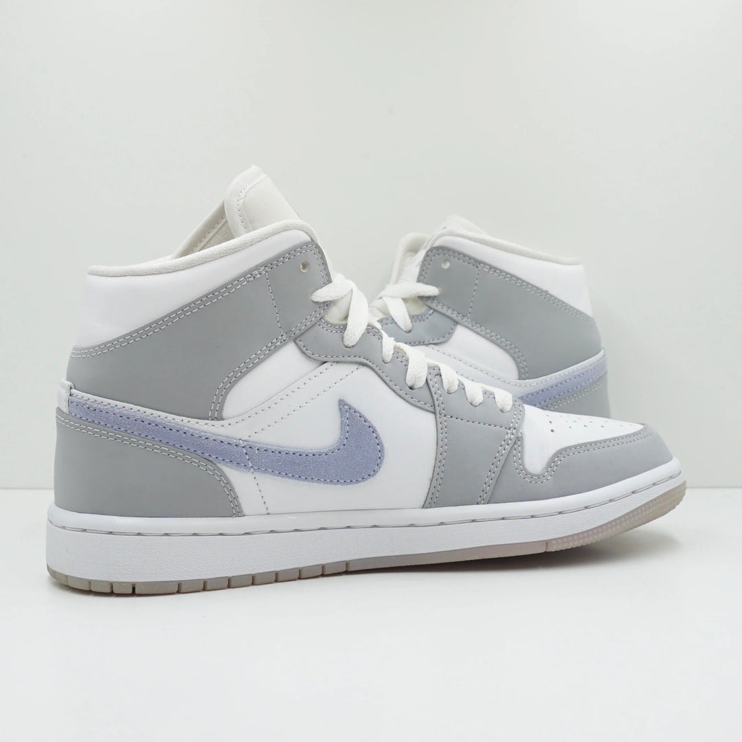 Jordan 1 Mid - Branco/Cinza Wolf/Azul Alumínio