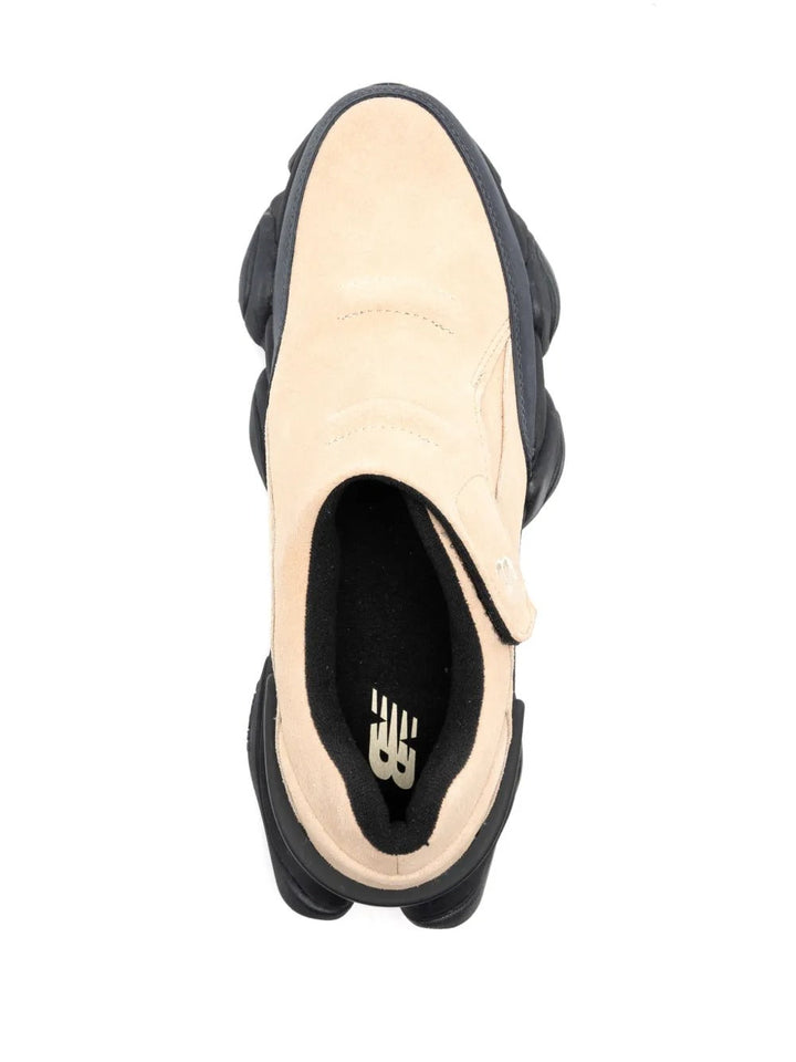 New Balance 8040 - Bege/Preto