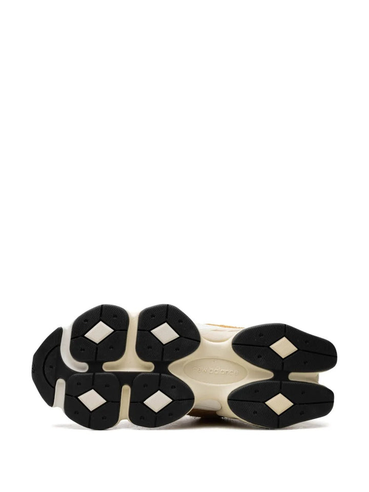 New Balance 9060 - Marrom/Laranja/Bege