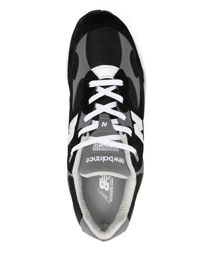 New Balance 992 - Preto/Cinza Escuro