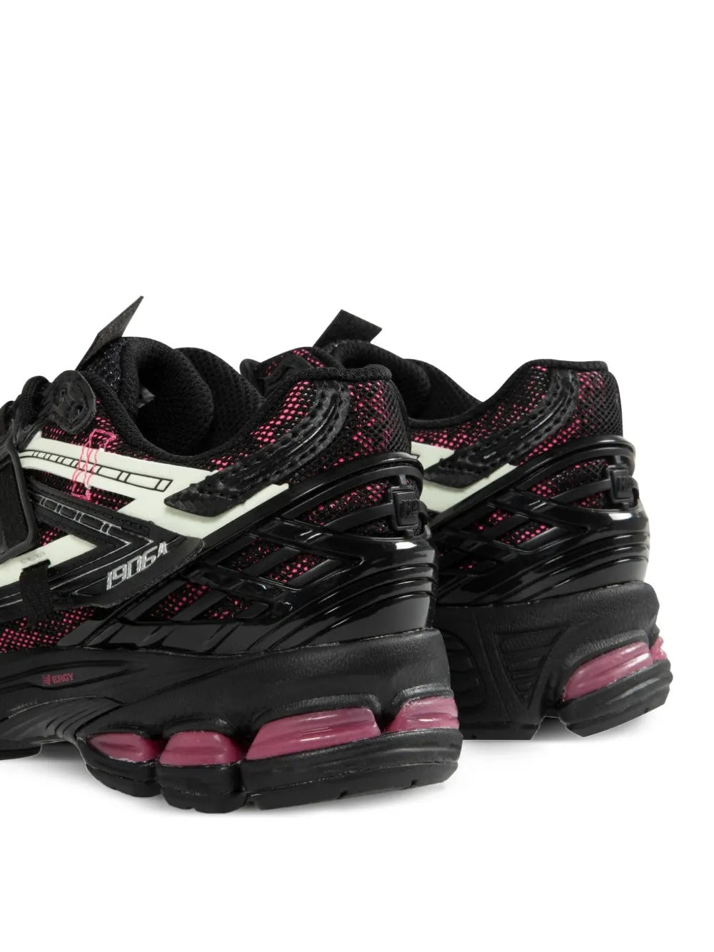 New Balance 1906A - Preto/Branco/Bordô