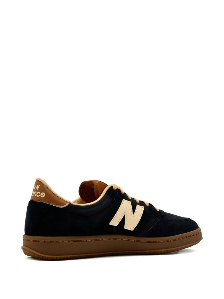 New Balance T500 - Preto/Bronze/Creme